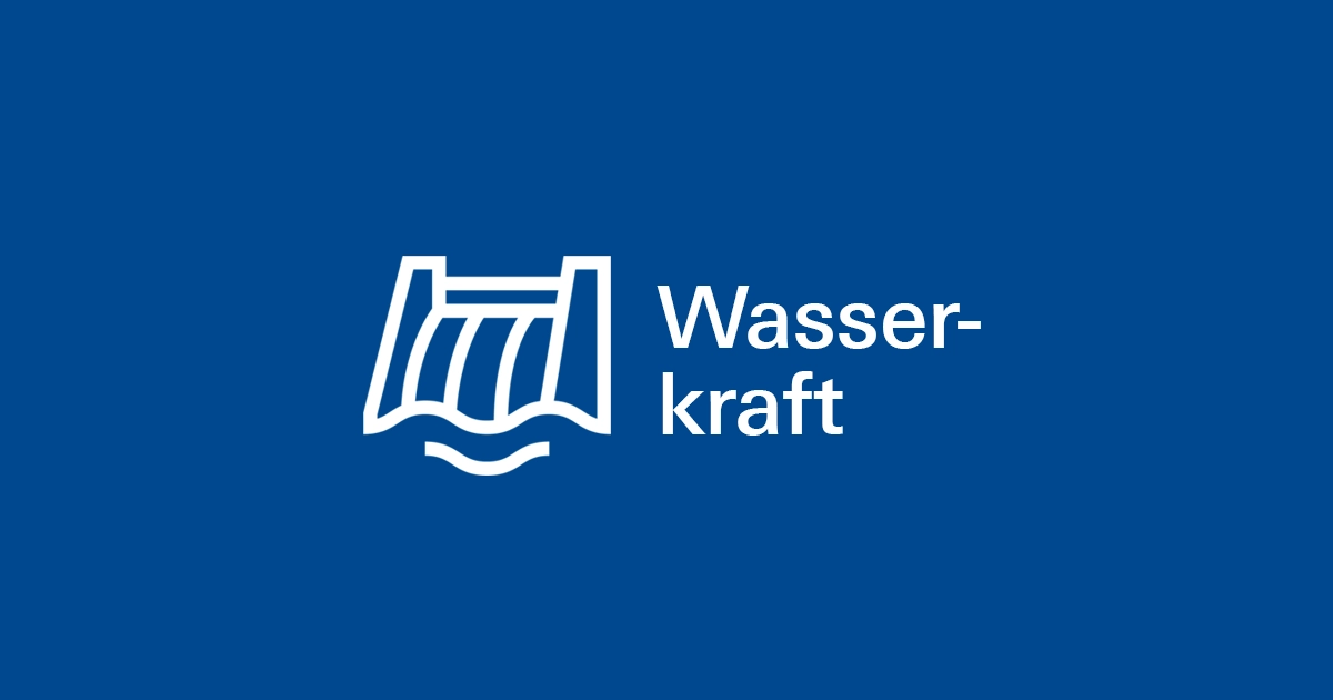 Das Wort Wasserkraft steht in weißen Lettern auf VERBUND-blauem Hintergrund.